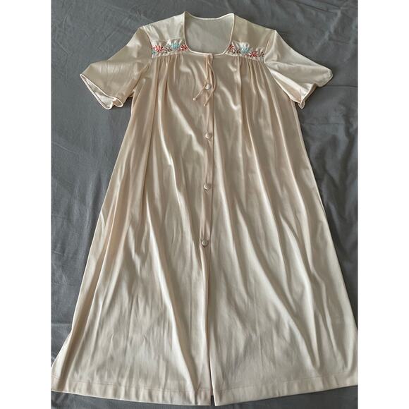 Vintage JCPenney Nylon Robe Size M Ivory Bath Casual Housecoat - Picture 1 of 8